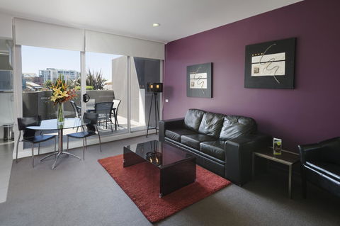 Honeysuckle Executive Apartments - Accommodation Cairns 28