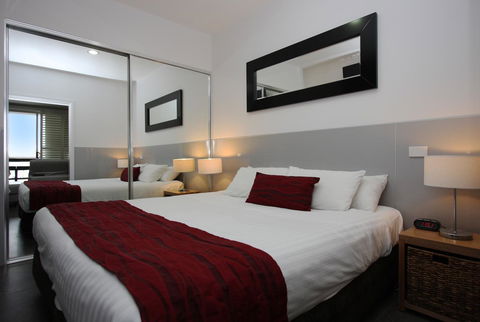 Honeysuckle Executive Apartments - Accommodation Cairns 1