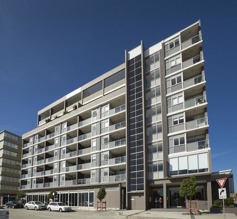 Honeysuckle Executive Apartments - Accommodation Cairns 29