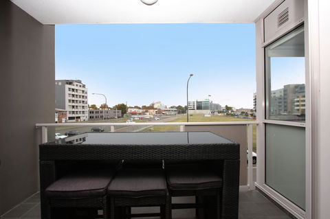 Honeysuckle Executive Apartments - Accommodation Cairns 3