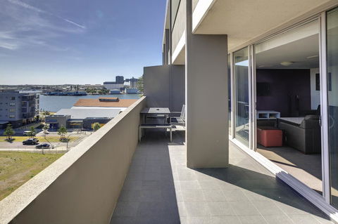 Honeysuckle Executive Apartments - Accommodation Cairns 41