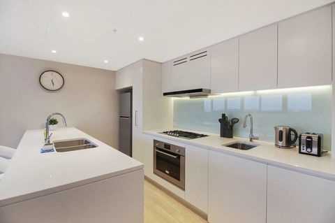 Brand New 3 Bedrooms Apt With Waterfront View - Accommodation Cairns 7