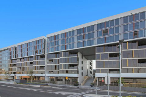 Brand New 3 Bedrooms Apt With Waterfront View - Accommodation Cairns 5