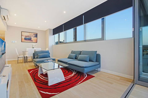 Brand New 3 Bedrooms Apt With Waterfront View - Accommodation Cairns 13