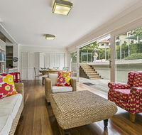 Summery spacious 4 bed home in Kurraba Point - Accommodation Cairns