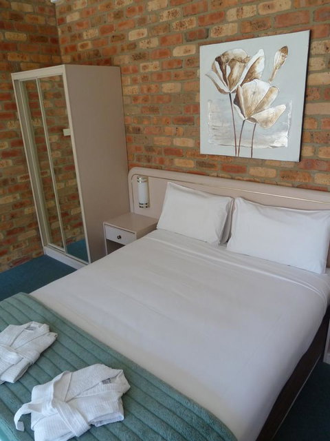 Mollymook Surfbeach Motel & Apartments - Accommodation Cairns 12