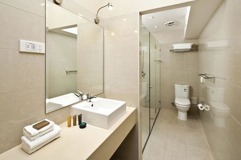 Best Western Plus Hotel Stellar - Accommodation Cairns 2
