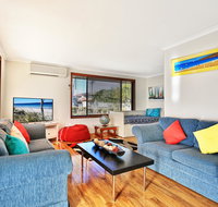 Sandy Toes Beach House Jervis Bay - 2min to Beach - Accommodation Cairns