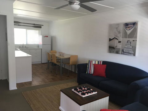 Tomaree Lodge - Accommodation Cairns 1