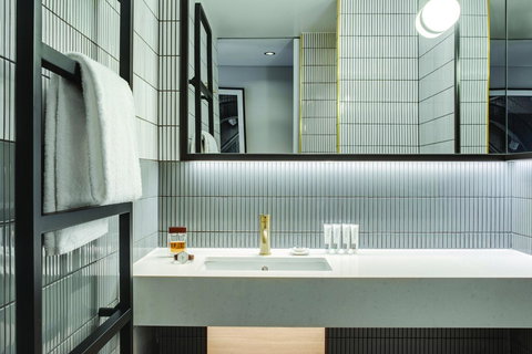 Vibe Hotel Sydney Darling Harbour - Accommodation Cairns 3