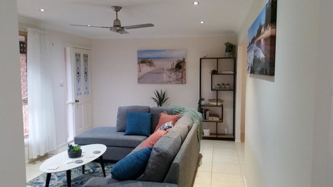 Twin Palms Holiday House At Lighthouse - Accommodation Cairns 5