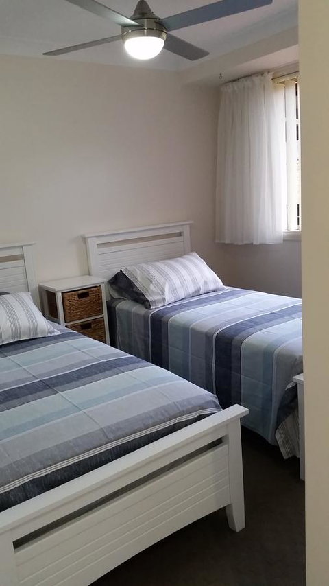 Twin Palms Holiday House At Lighthouse - Accommodation Cairns 10