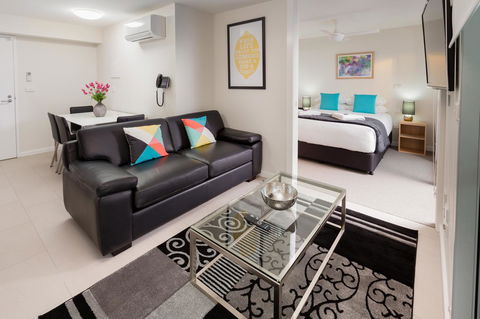 Hamilton Executive Apartments - Accommodation Cairns 12