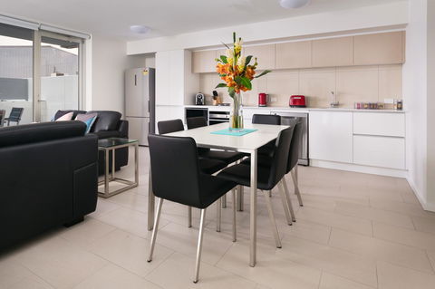 Hamilton Executive Apartments - Accommodation Cairns 6