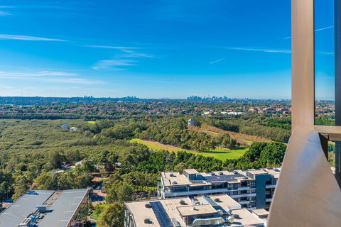 Olympic Park Sunshine 2 Bedrooms Apts With Private Parking - Accommodation Cairns 30