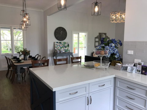 Chanticleer Gardens Barn Cottage With A Pool - Accommodation Cairns 27