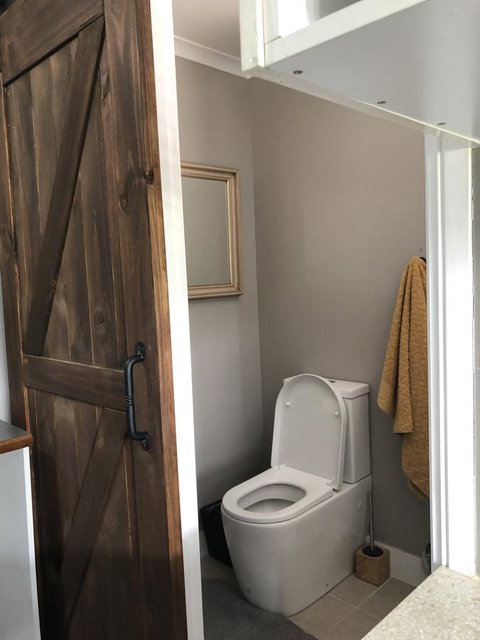 Chanticleer Gardens Barn Cottage With A Pool - Accommodation Cairns 21