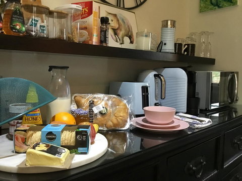 Chanticleer Gardens Barn Cottage With A Pool - Accommodation Cairns 39