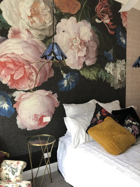 Chanticleer Gardens Barn Cottage With A Pool - Accommodation Cairns 16