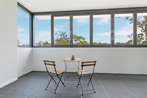 Stylish And Neat Two Bed Apartment In Wentworth Point - Accommodation Cairns 8