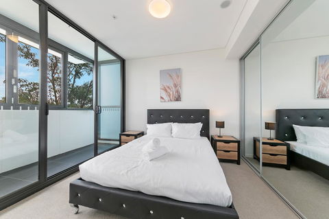 Stylish And Neat Two Bed Apartment In Wentworth Point - Accommodation Cairns 7