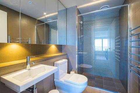 Australian Tower Stay - Accommodation Cairns 9
