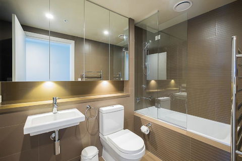 Australian Tower Stay - Accommodation Cairns 6