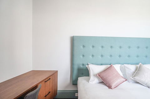 Oasis On Beamish Hotel - Accommodation Cairns 24