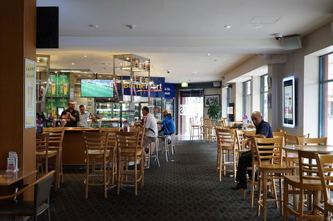 Oasis On Beamish Hotel - Accommodation Cairns 26