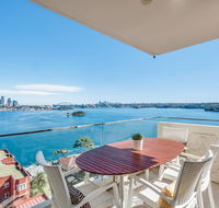 Panoramic harbour views and unbeatable comfort - Accommodation Cairns