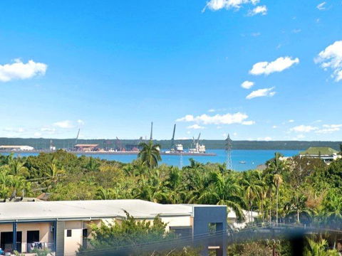 Nomikis\'On The Avenue - Accommodation Cairns 15