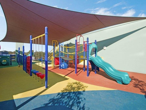 Nomikis\'On The Avenue - Accommodation Cairns 7