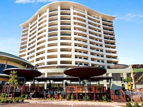 Nomikis\'On The Avenue - Accommodation Cairns 16