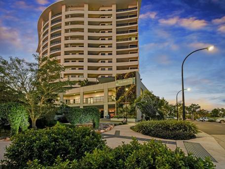 Nomikis\'On The Avenue - Accommodation Cairns 1