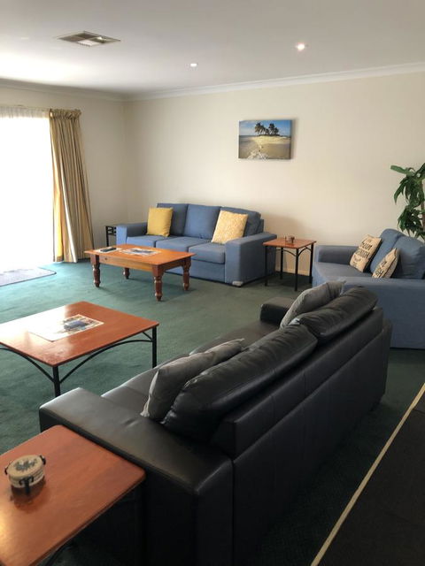 Beaches Serviced Apartments - Accommodation Cairns 7