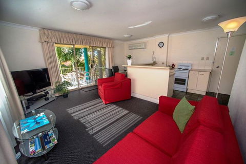 Beaches Serviced Apartments - Accommodation Cairns 12