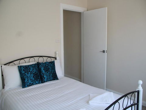 Beaches Serviced Apartments - Accommodation Cairns 3