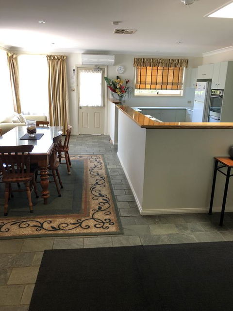 Beaches Serviced Apartments - Accommodation Cairns 5