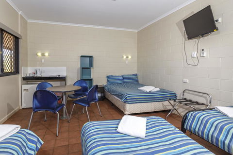 Discovery Resorts - Kings Canyon - Accommodation Cairns 3