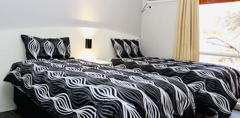 Erldunda Desert Oaks Resort - Accommodation Cairns 2