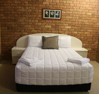 Golden Sands Motor Inn - Accommodation Cairns