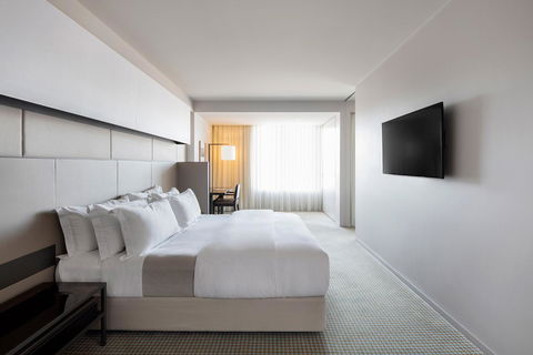Hotel Realm - Accommodation Cairns 9