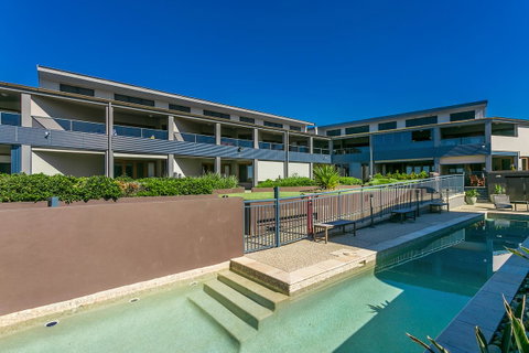 Lennox Holiday Apartments - Accommodation Cairns 8