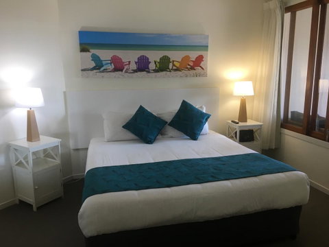 Lennox Holiday Apartments - Accommodation Cairns 19