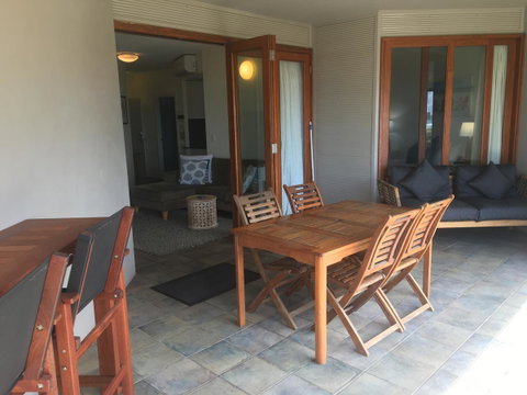 Lennox Holiday Apartments - Accommodation Cairns 21
