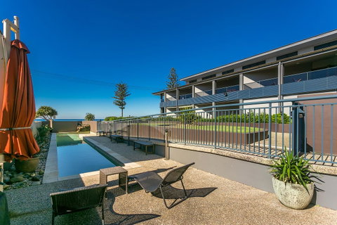 Lennox Holiday Apartments - Accommodation Cairns 5