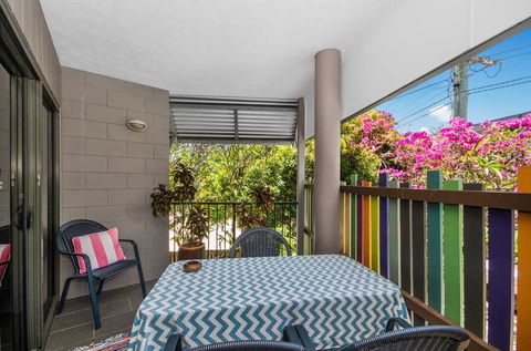 BOUTIQUE APARTMENTS BEACH LOCATION - Accommodation Cairns 3