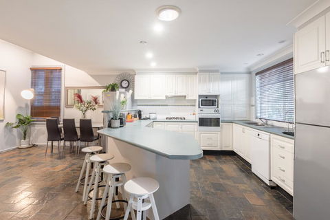 Boutique Private Rm Situated In The Heart Of Burwood1 - Accommodation Cairns 3