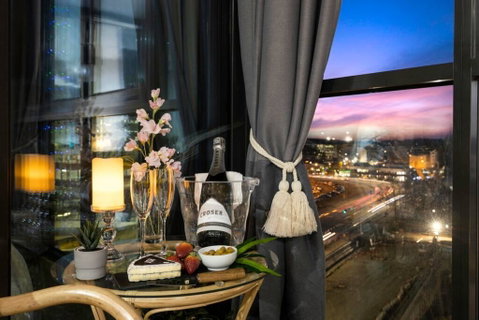 Braddon Penthouse, Top Location, Netflix, WiFi, Views - Accommodation Cairns 2
