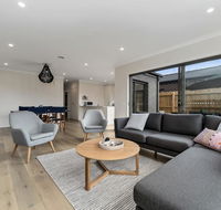 Brand New and Beautiful - Rosebud Holiday Home - Accommodation Cairns